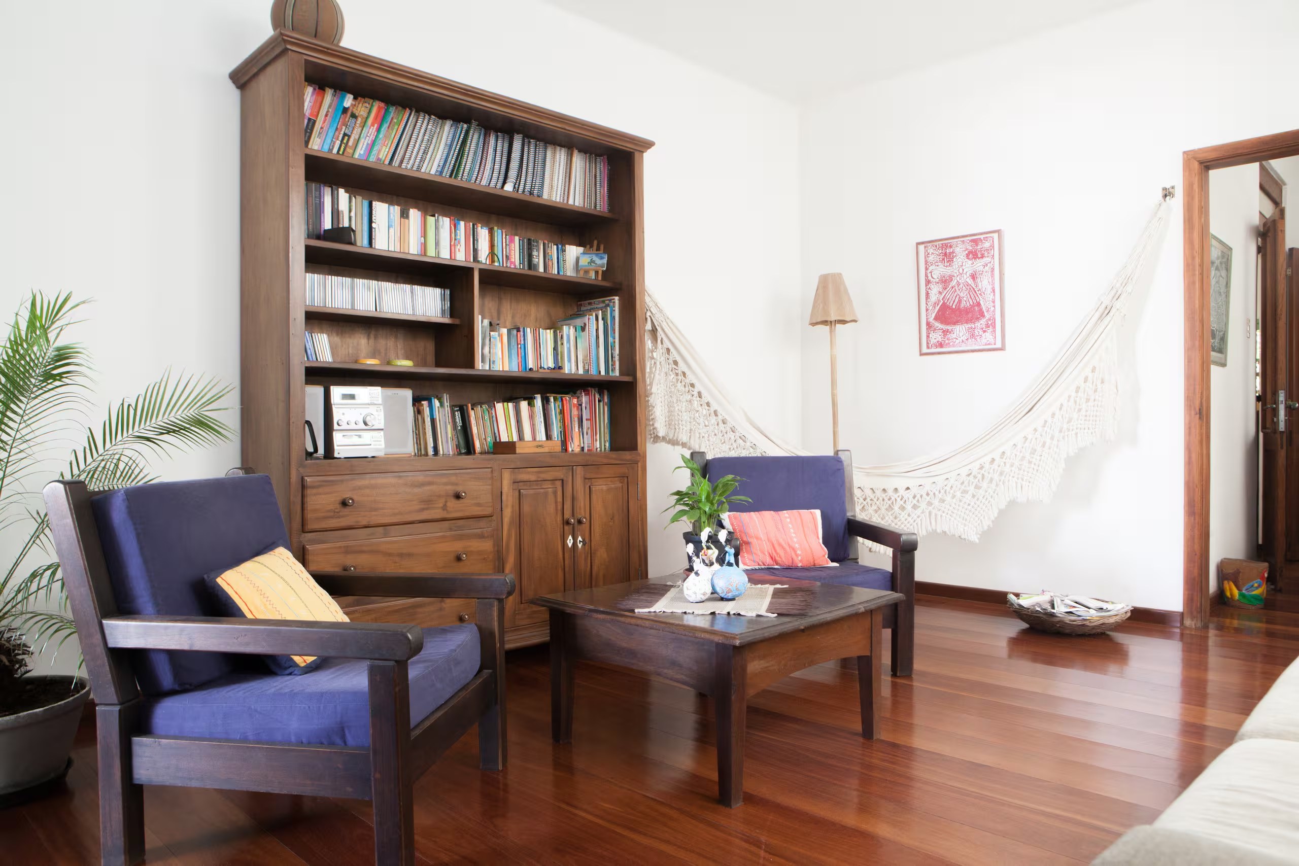 Casa Zelina reading room with hammock